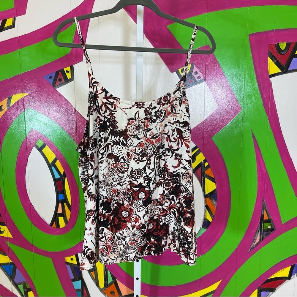 CATO, Floral Spaghetti Strap Tank Top. Size 22/24W. In excellent condition!